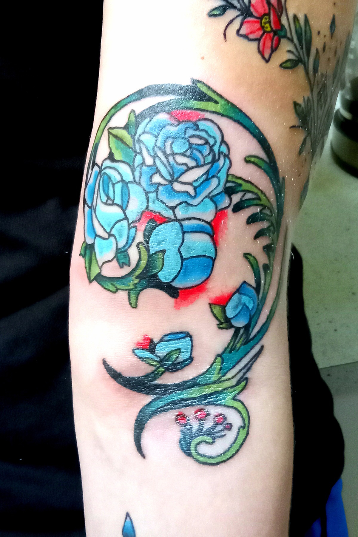 Traditional tattoo piece by Camelot Rose